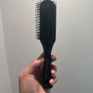 Pattern Beauty Shower Brush (Effortlessly sculpt your curls)